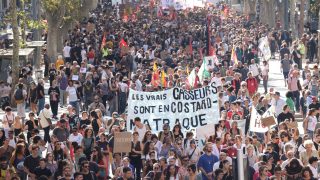 French Students and Parents March Against Crumbling Schools and Teacher Shortages