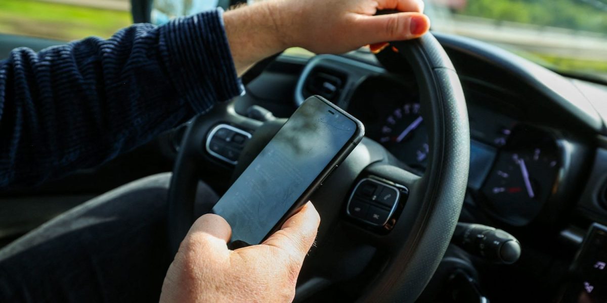 France Cracks Down on Phone Use at the Wheel with License Suspensions