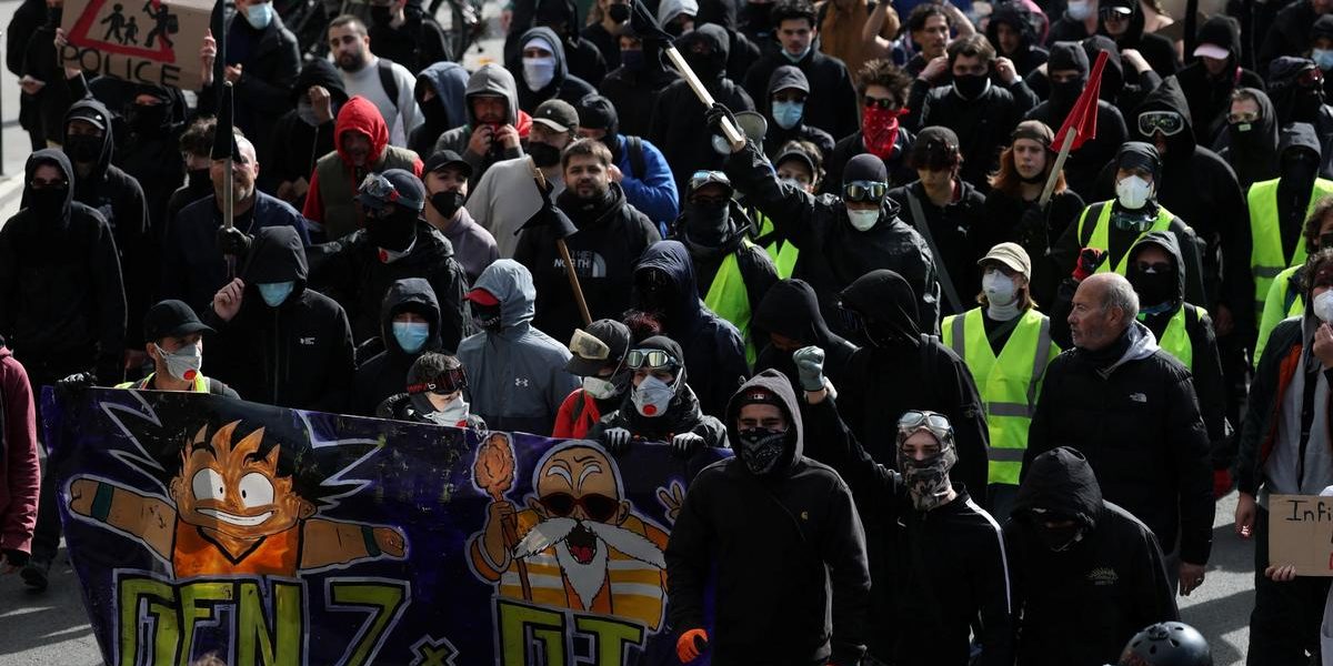 Gilets Jaunes File to March in Paris as France Braces for New Unrest