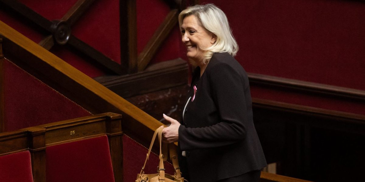 Le Pen Bets on Optimism and "Tranquil Force" as She Locks In 2027 Frontrunner Status