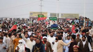 PTI Long March Rolls Into Charsadda as Campaign Enters Seventh Day