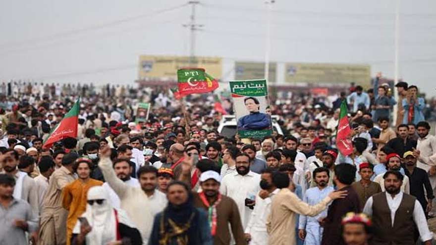 PTI Long March Rolls Into Charsadda as Campaign Enters Seventh Day