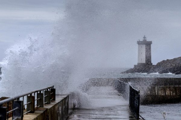 Storm Austen Wreaks Havoc Across France: 161,000 Homes Without Power as 23 Departments Under Orange Alert