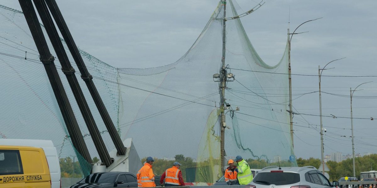 Kyiv Deploys Anti-Drone Nets on Major Bridge for First Time Since Russian Invasion